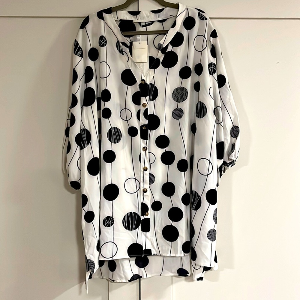 Bloomchic - Polka Dot Button Detail Lantern Sleeve Split High Low Blouse, New 4X